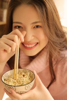 专约老阿姨精神小伙返场是真的吗